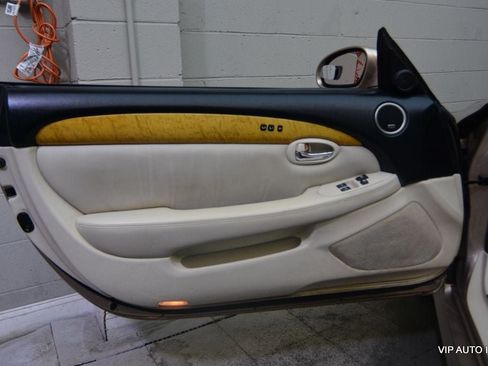 Used 2004 Lexus SC 430 Convertible RWD image 18