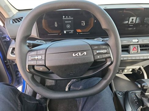 Used 2025 Kia K4 LXS image 14