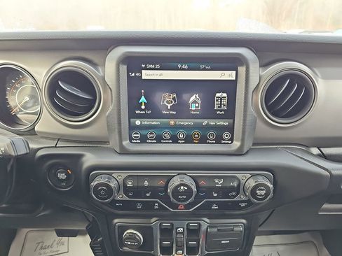 Used 2022 Jeep Wrangler Unlimited Sport image 27