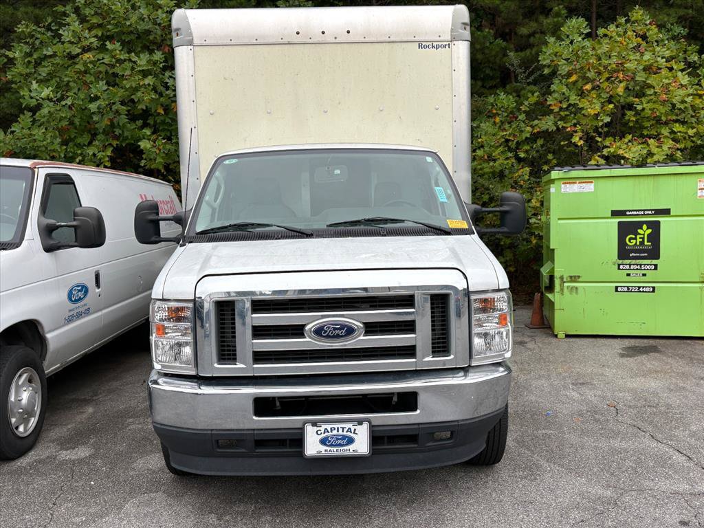 Used 2024 Ford E-450 and Econoline 450 Super Duty w/ Power Windows & Locks Group RWD image 2