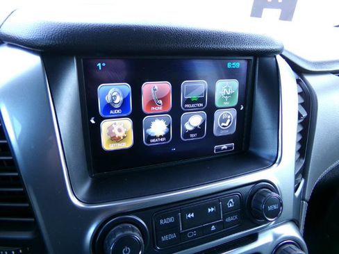 Used 2019 Chevrolet Suburban LT image 26