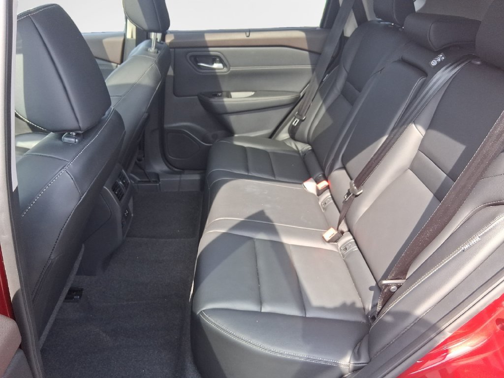 Used 2023 Nissan Rogue SL w/ SL Premium Package FWD image 24