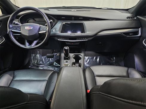 Used 2020 Cadillac XT4 Premium Luxury image 18