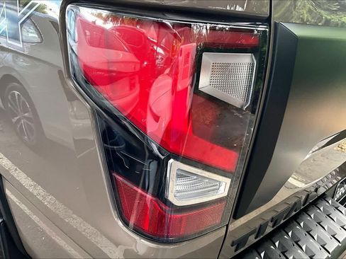 Used 2023 Nissan Titan PRO-4X w/ Pro-4x Convenience Package AWD/4WD image 29