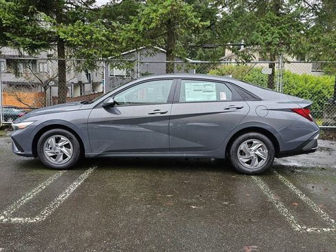 New 2026 Hyundai Elantra SE FWD image 3