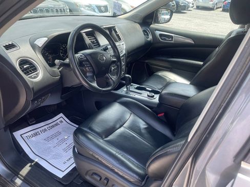 Used 2017 Nissan Pathfinder SL w/ SL Premium Package AWD/4WD image 11