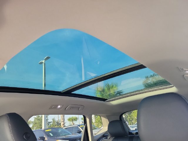 Certified 2024 Volkswagen Taos SE w/ Panoramic Sunroof Package FWD image 29