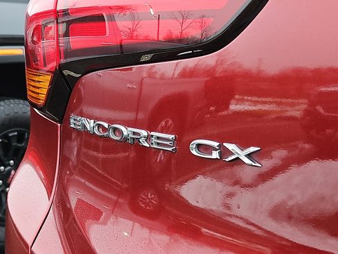 Used 2022 Buick Encore GX Select image 9