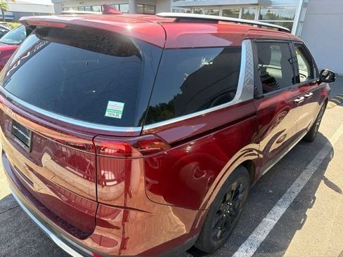Used 2022 Kia Carnival SX FWD image 3