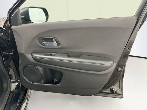 Used 2021 Honda HR-V Sport image 32