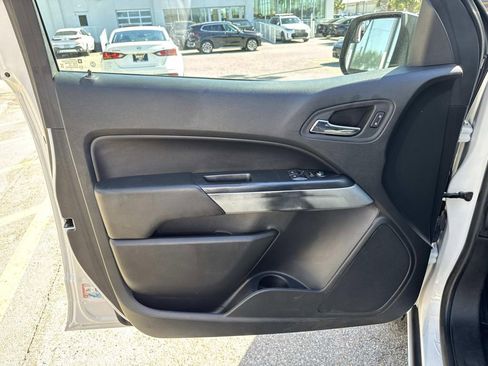 Used 2022 Chevrolet Colorado LT w/ Fleet Safety Package image 20