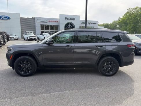 Used 2025 Jeep Grand Cherokee L Altitude AWD/4WD image 3