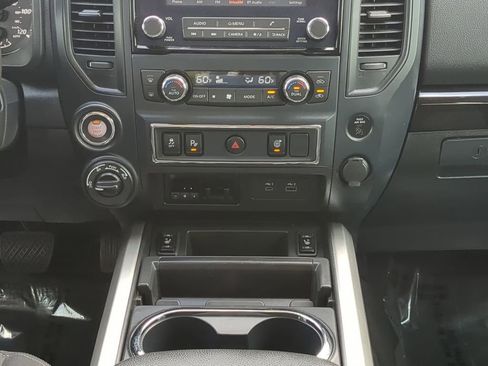 Used 2024 Nissan Titan SV w/ SV Convenience Package image 19