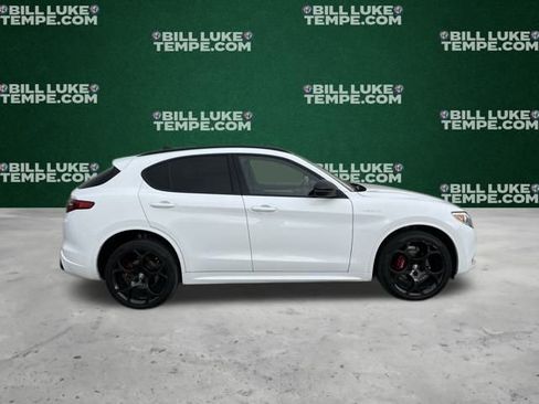 Used 2023 Alfa Romeo Stelvio Veloce image 4
