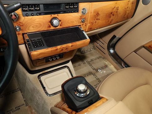 Used 2010 Rolls-Royce Phantom Coupe RWD image 28