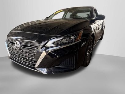 Used 2024 Nissan Altima 2.5 SV
