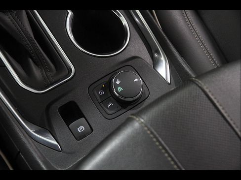Certified 2022 Chevrolet Traverse Premier FWD image 18