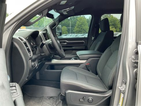 Used 2025 RAM 1500 Big Horn AWD/4WD image 13