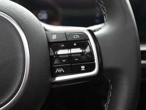 Used 2025 Kia Sorento S w/ Panoramic Sunroof Package FWD image 15