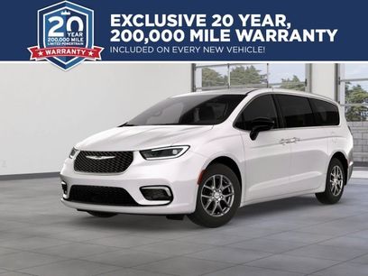 New 2026 Chrysler Pacifica Select