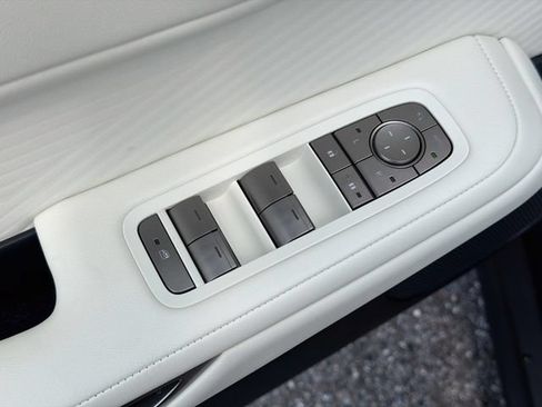 New 2026 Lexus ES 350e w/ Convenience Package FWD image 22