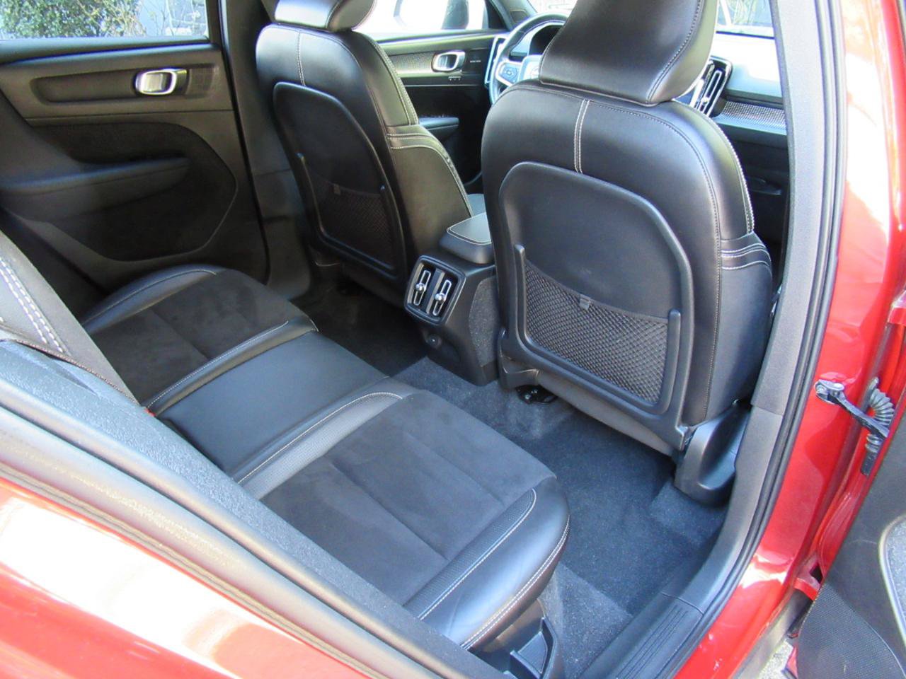 Used 2019 Volvo XC40 T5 R-Design AWD/4WD image 19