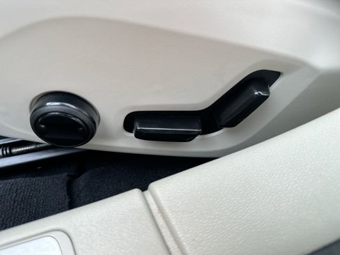 Used 2024 Volvo S60 B5 Core image 12