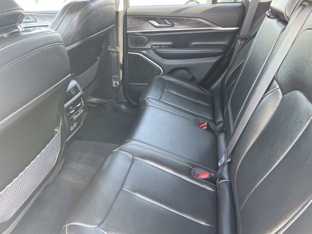 Used 2023 Jeep Grand Cherokee 4WD 4xe image 33
