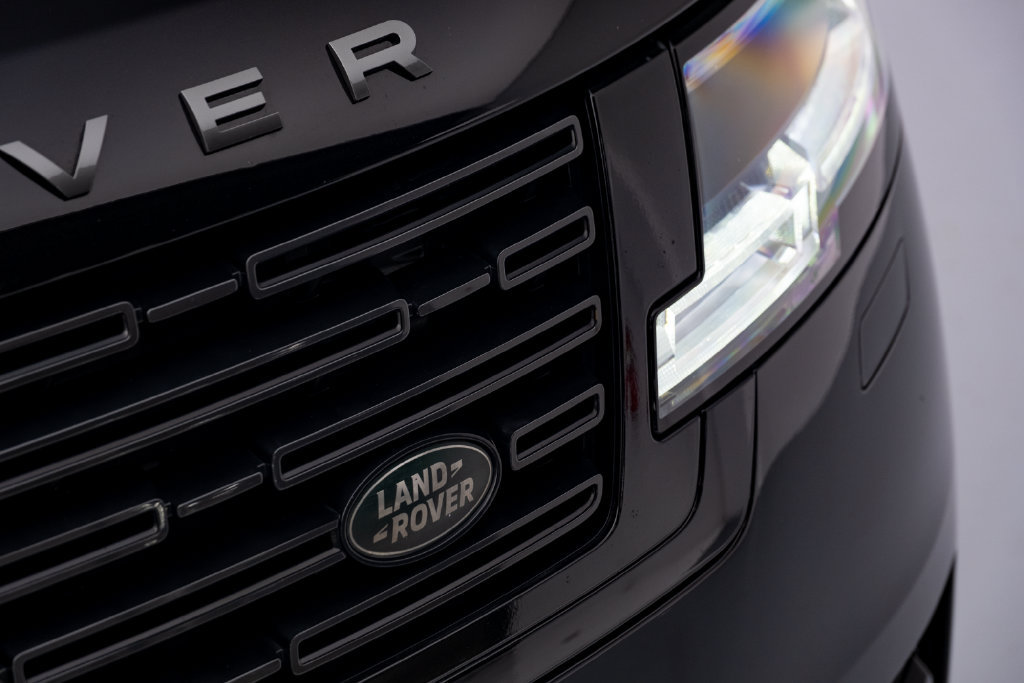 Used 2025 Land Rover Range Rover Long Wheelbase SE AWD/4WD image 6