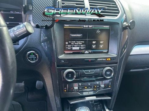 Used 2016 Ford Explorer XLT w/ Equipment Group 202A FWD image 9