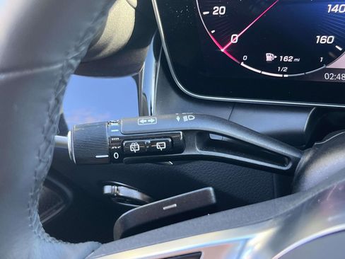 Used 2025 Mercedes-Benz GLC 350e 4MATIC image 20