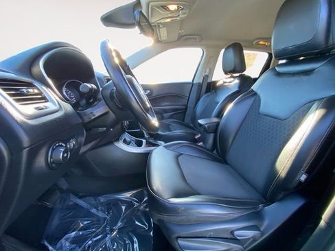 Used 2018 Jeep Compass Latitude w/ Cold Weather Group image 9