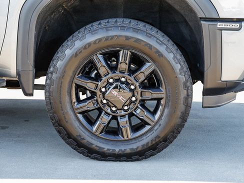 Used 2024 GMC Sierra 2500 AT4 w/ AT4 Premium Plus Package image 9