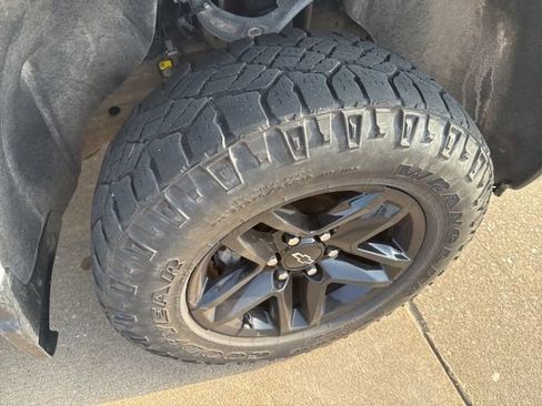 Used 2023 Chevrolet Silverado 1500 Custom Trail Boss image 25