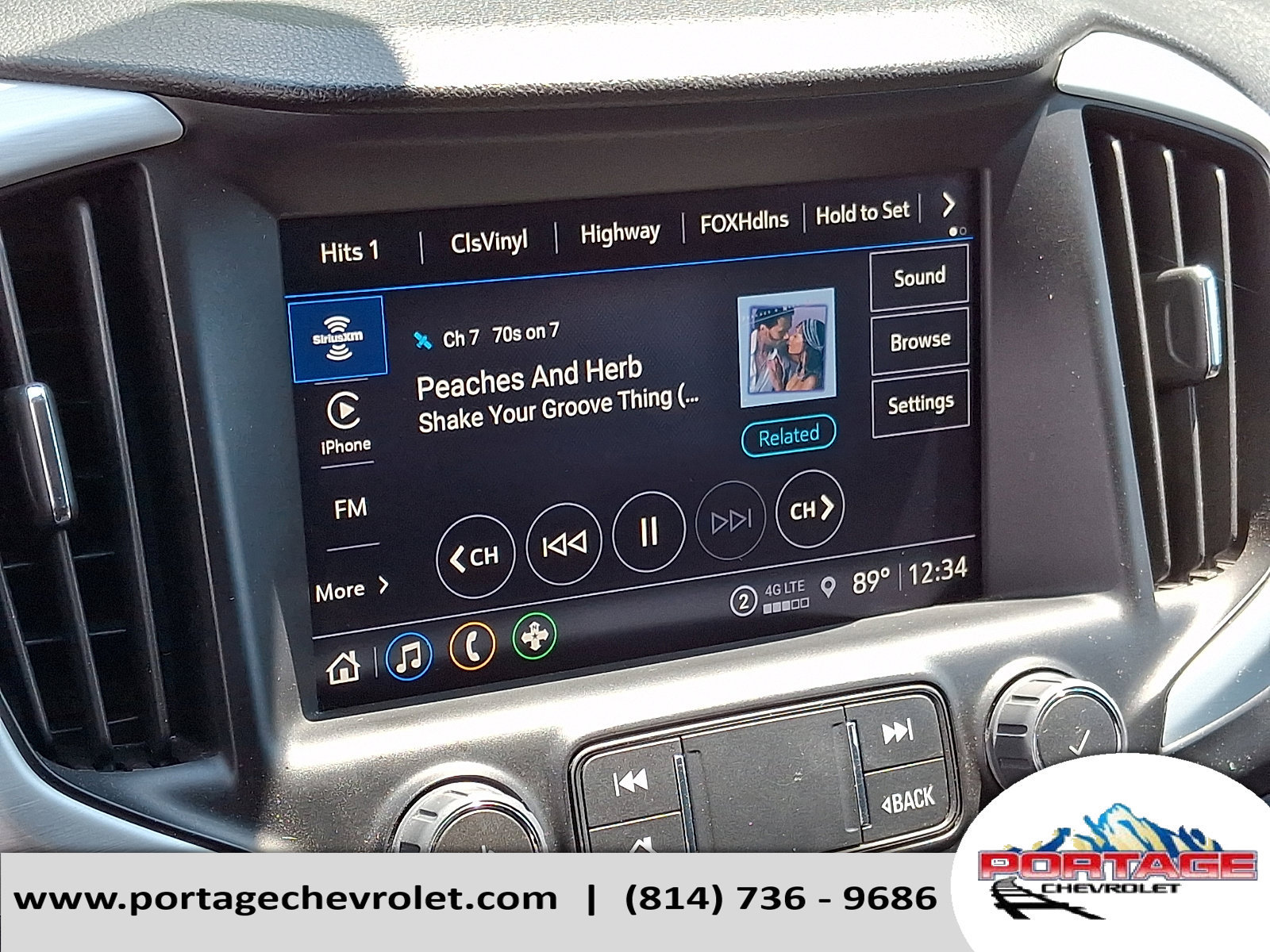 Used 2024 GMC Terrain SLT AWD/4WD image 21