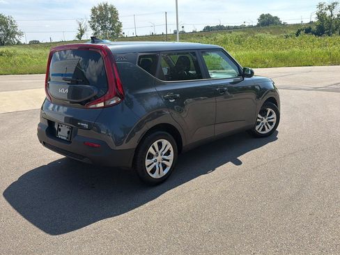 Used 2022 Kia Soul LX FWD image 5