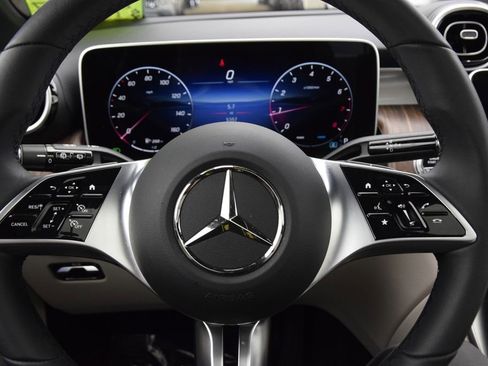 Used 2026 Mercedes-Benz GLC 300 image 22