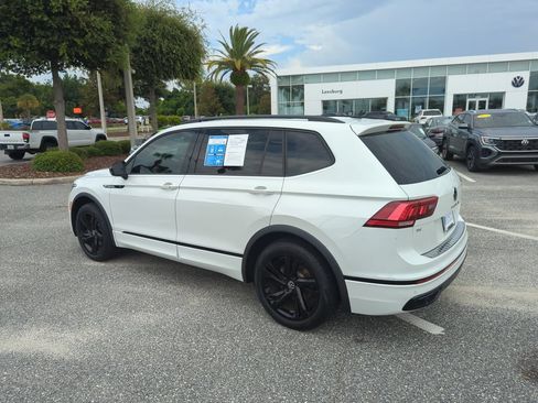Used 2024 Volkswagen Tiguan SE R-Line FWD image 9