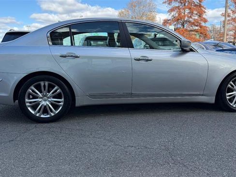 Used 2011 Hyundai Genesis 4.6 image 7