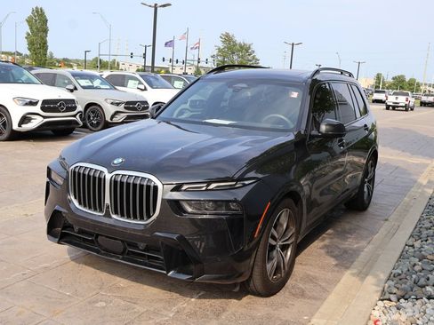 Used 2026 BMW X7 xDrive40i w/ Executive Package AWD/4WD image 4