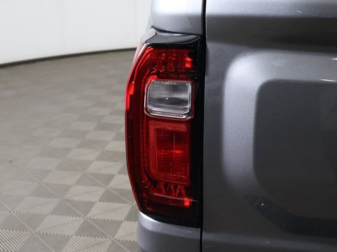 Used 2023 GMC Canyon Denali image 19