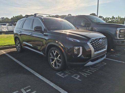 Used 2022 Hyundai Palisade SEL w/ Premium Package FWD image 1
