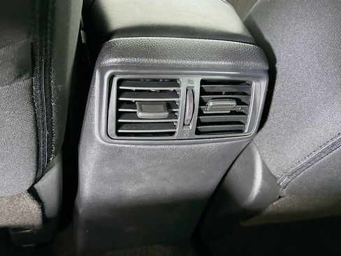 Used 2020 Nissan Rogue SV AWD/4WD image 32