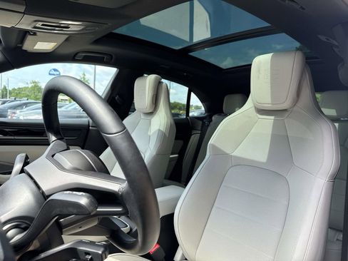 Used 2024 Porsche Macan 4 Electric AWD/4WD image 5