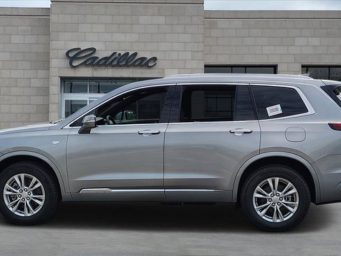 New 2025 Cadillac XT6 Luxury image 5