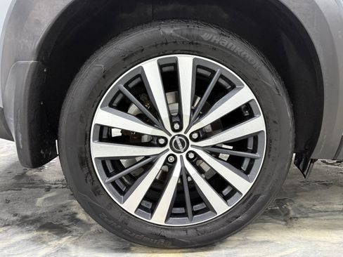 Used 2022 Nissan Pathfinder Platinum image 35