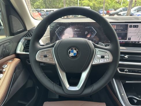 Used 2026 BMW X7 xDrive40i AWD/4WD image 18