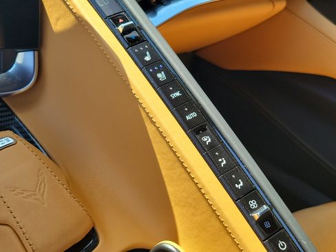 Used 2023 Chevrolet Corvette Stingray Premium Conv w/ Z51 Performance Package RWD image 22