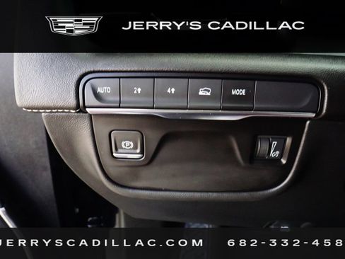 Used 2023 Cadillac Escalade Premium Luxury AWD/4WD image 18