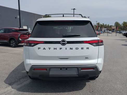 New 2026 Nissan Pathfinder SL image 5
